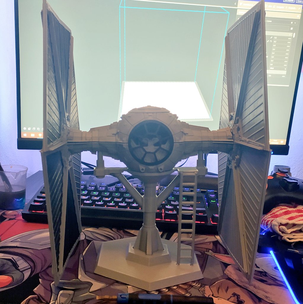 TIE fighter